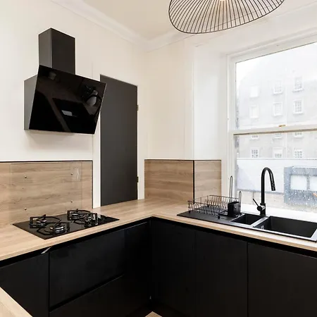 Elegant With Castle View