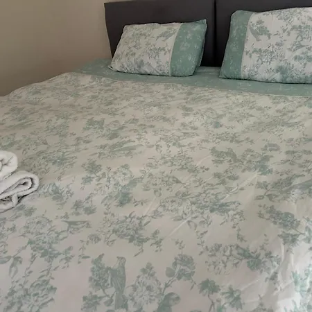 מלון קפסולה Spacious Close To Tram *