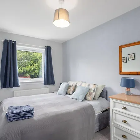 Apartment Modern Flat Near Murrayfield Stadium, Sleeps 4 *