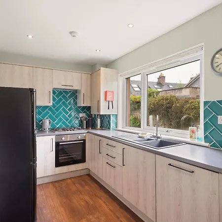 Modern Flat Near Murrayfield Stadium, Sleeps 4 아파트