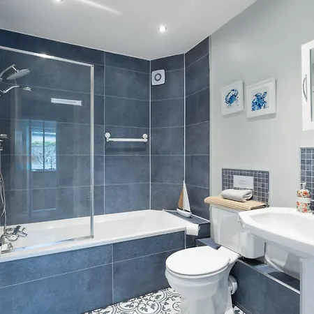 Modern Flat Near Murrayfield Stadium, Sleeps 4 에든버러