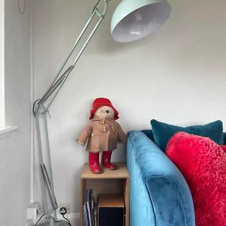 Apartment Mid-century Gem Steps From The