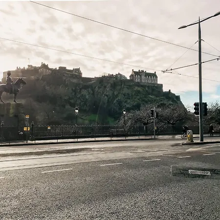 Edinburgh Apartment In The Heart Of The City Edinburgh Castle On Your Door Step Lägenhet Edinburg