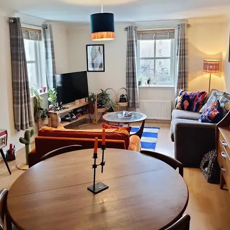 Spacious 2-bed On Tramline, Centre In 30mins Apartament Edynburg