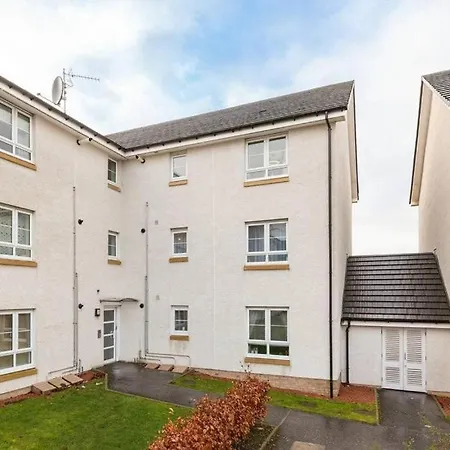 Newly Refurbished Large With Huge Garden Appartement