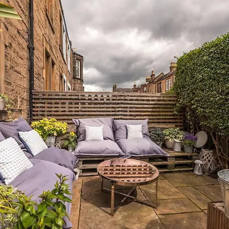 Modern Holyrood Family Retreat *