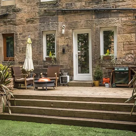 Modern Holyrood Family Retreat 度假居 *