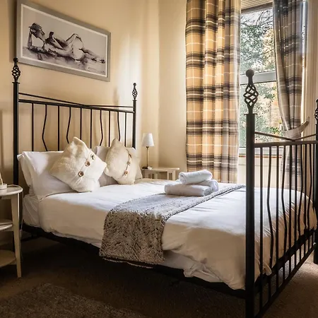 Cosy And Modern In *