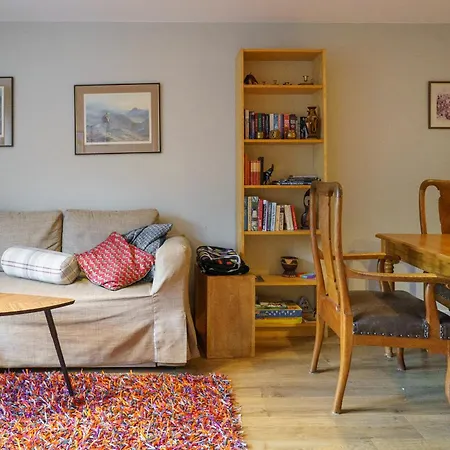 Bright Spacious 2 Bedroom In Stockbridge 아파트 에든버러