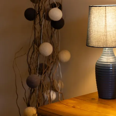 Apartment Bright 1 Bedroom Near Centre