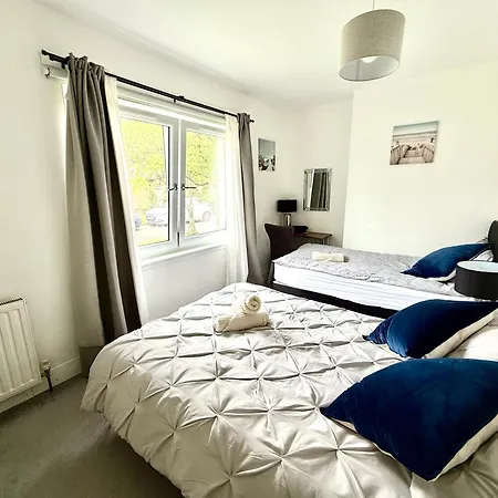 South Gyle House - Superfast Wifi And Free Parking - 7 Minutes From Airport