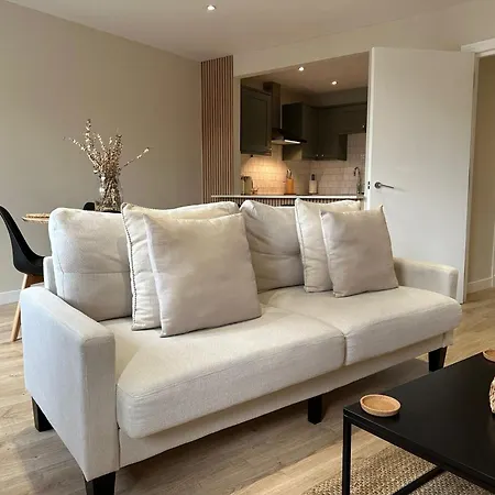 Apartment Charm Near Springfield Lane