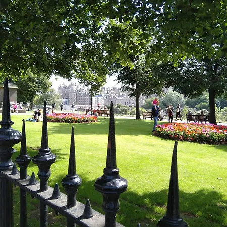 Comfortable With En Séjour chez l'habitant