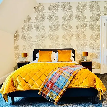 Scot Townhouse 4*