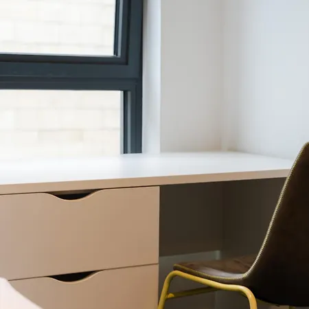 Destiny Student - Shrubhill Apartament *