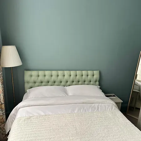 Georgian House 4*