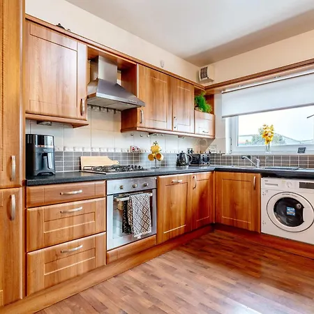 Charming 3-bed Free Parking West End *