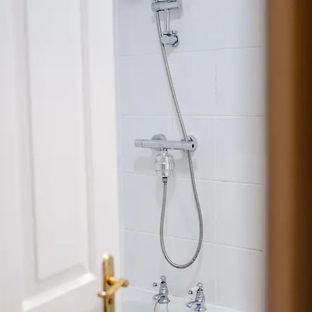 Chic 2-bed Near Centre