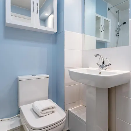 Chic 2-bed Near Centre Edinburgh