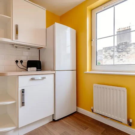 Apartment Chic 2-bed Near Centre Edinburgh