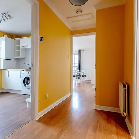 Apartment Chic 2-bed Near Centre *