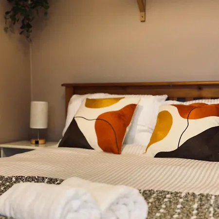 דירה Duplex - Centre 4-bed Retreat
