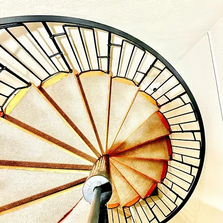 Duplex - Centre 4-bed Retreat Apartment Edinburgh