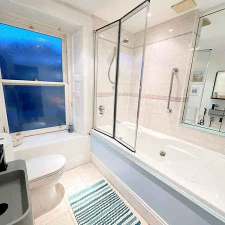 דירה Duplex - Centre 4-bed Retreat אדינבורו