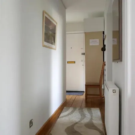 Apartamento Family-friendly Flat Walkable From Princess Street *