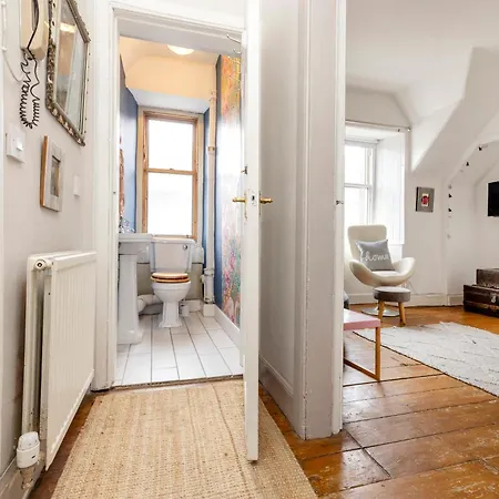 Joivy Stunning In Royal Mile Édimbourg