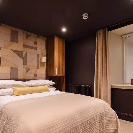 3 John's Place Townhouse