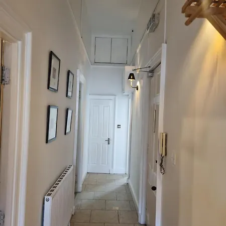 Apartment 3 Double-bed Georgian In Prime Location *