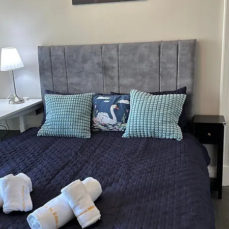 Stylish 3 Bed 2 Bath Ground Floor Main Door Flat In Marchmont *