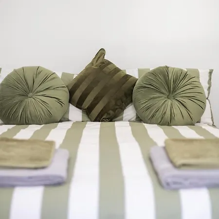 Apartment Sleek Canalside In