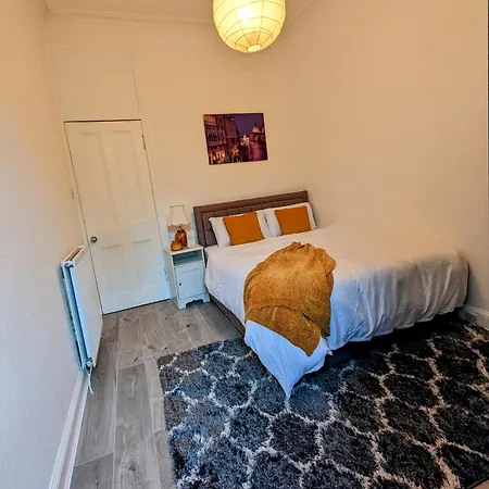 2 Bedroom Flat In *