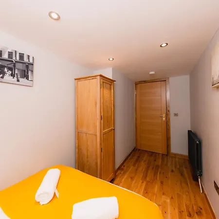 Luxurious Stockbridge On The Canal