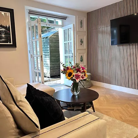 Luxury Stockbridge One Bedroom *
