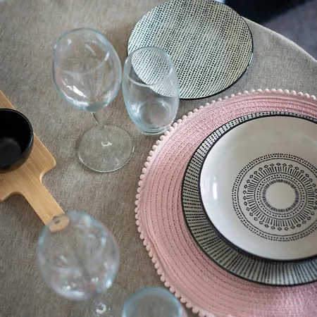 Cosy 2-bedroom Flat Close To Centre 公寓 *