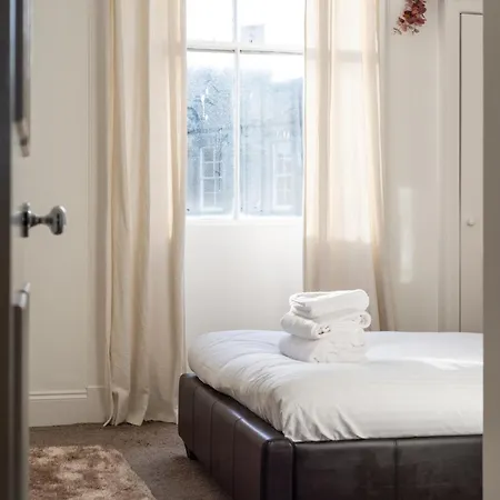 Cosy 2-bedroom Flat Close To Centre Edimburgo