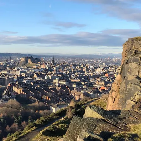 Centre Meadowside Apartment