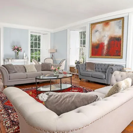 Вилла Blossom Mansion *