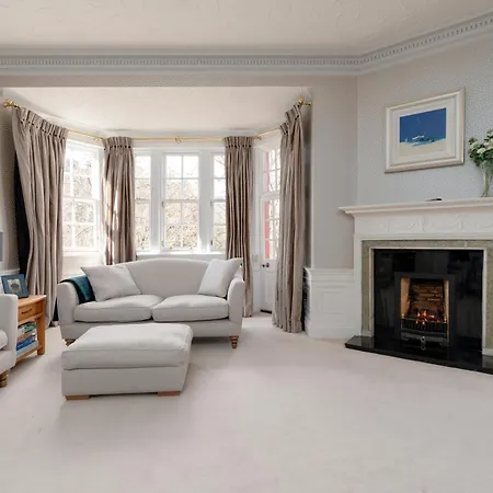 Luxury And Spacious 4-bedroom At Ramsay Garden - Next To Castle And Royal Mile 公寓 *