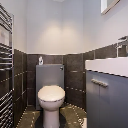 Cosy 1 Bed Flat 5 Minutes To The *