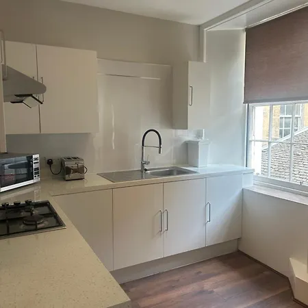 Bright & Spacious Centre Flat, Unbeatable Location Edinburgh