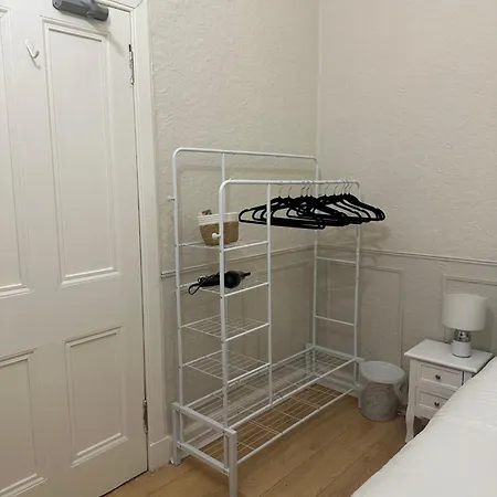 Edinburgh City Centre Twin Room