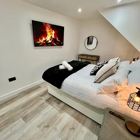 דירה Easter Cosy 4 Bedroom - אדינבורו