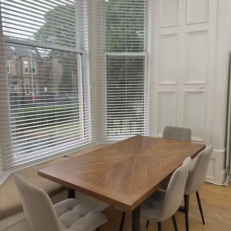 Διαμέρισμα Spacious Flat Centre - Free Parking