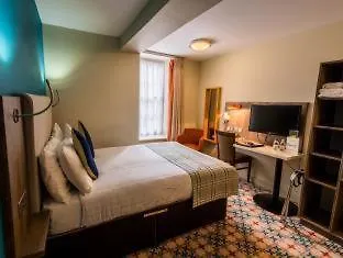 Cairn & Aparthotel