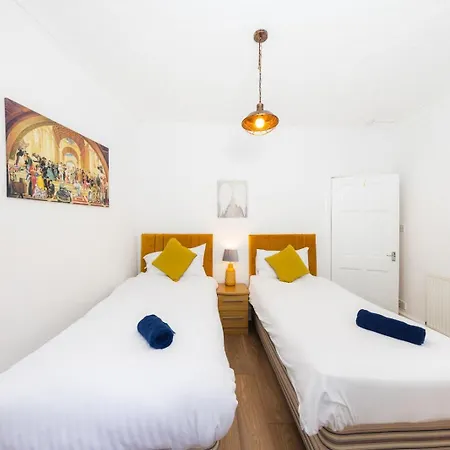 Διαμέρισμα Cosy By The Meadows 6 *