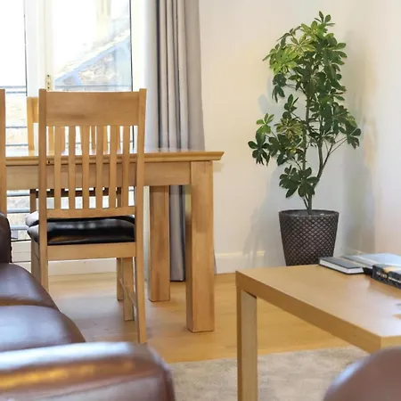 Edinburgh Aparthotel Апарт-отель Эдинбург